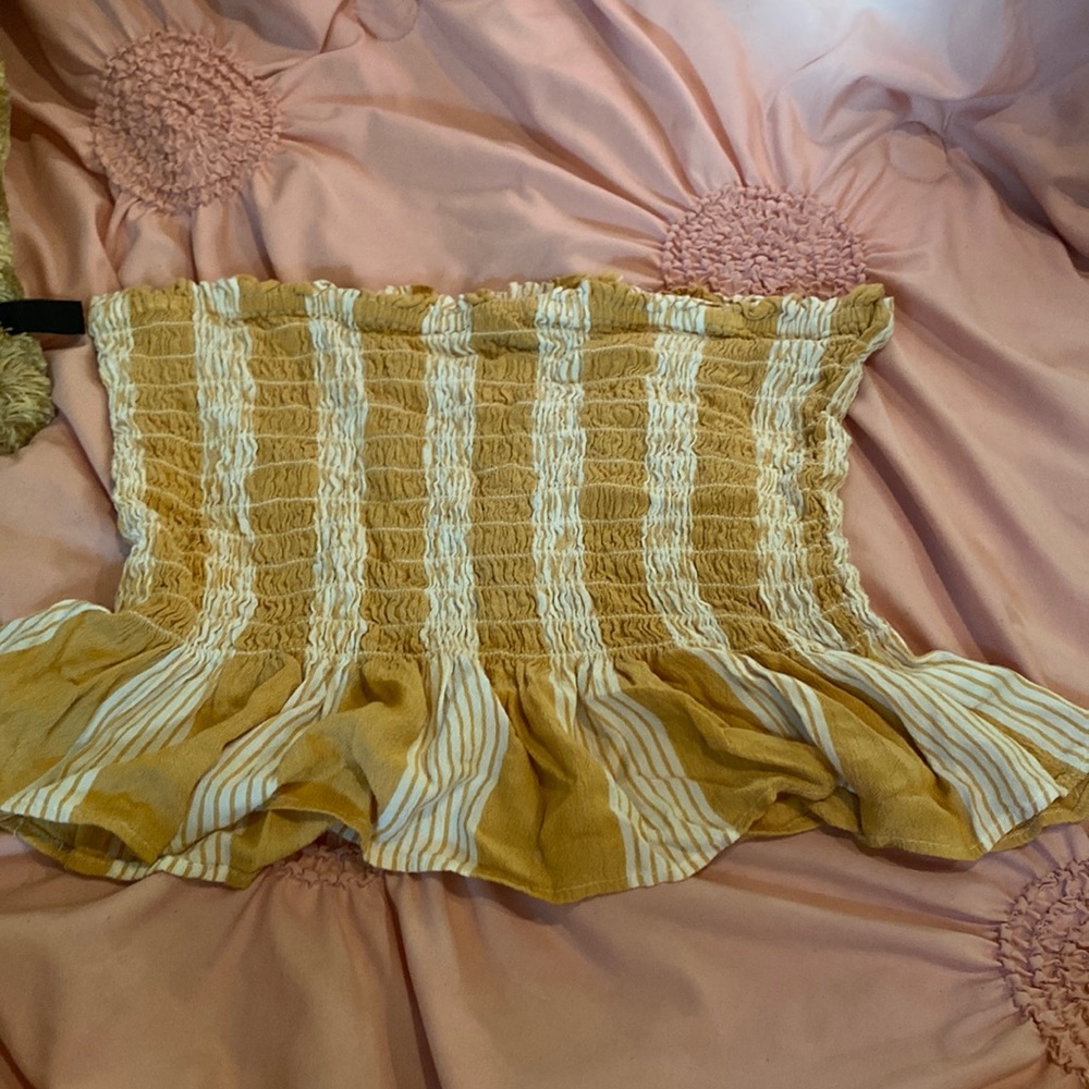 American eagle yellow strapless top